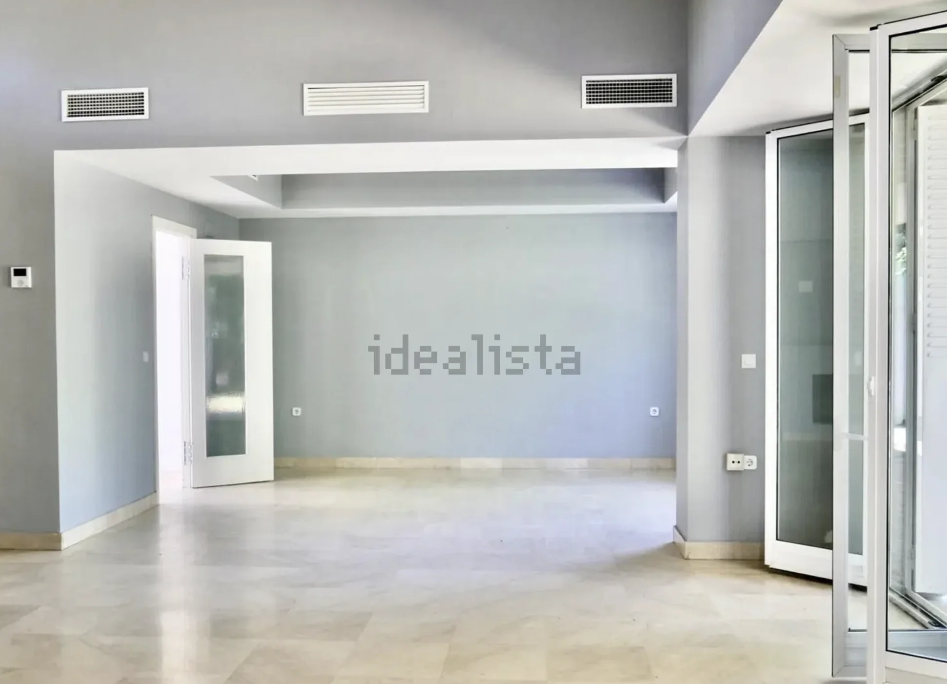 Prima dell'allestimento - Chalet vuoto ad Almensilla