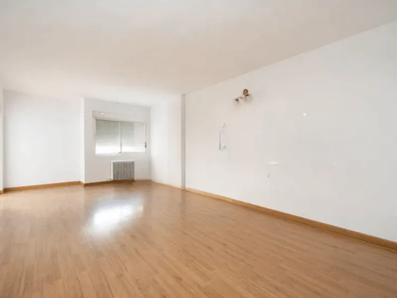 Before virtual home staging of living room